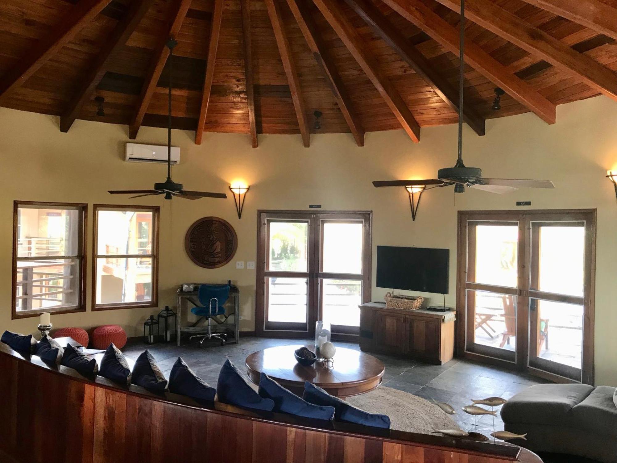 Villa Serenity San Pedro  Room photo